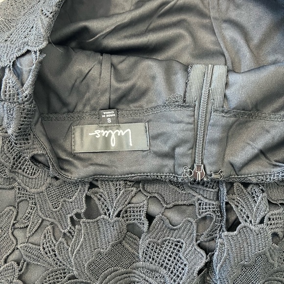 High waisted black lace midi skirt - Picture 2 of 5